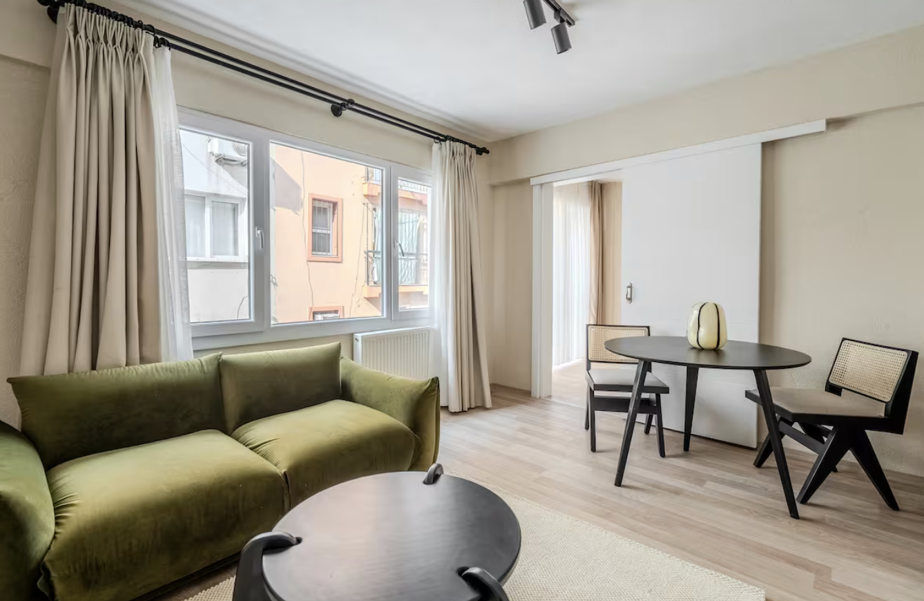 Evini Dodola | The Birch Corner – New 2BR Flat in Alsancak