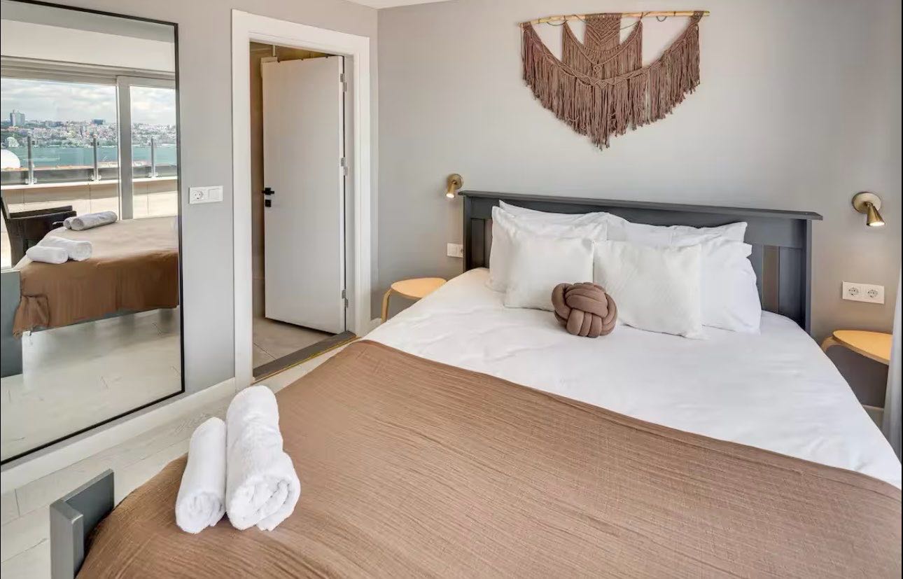 Evini Dodola | Exclusive Üsküdar: 2BR Duplex Retreat with Terrace (Daire 5)