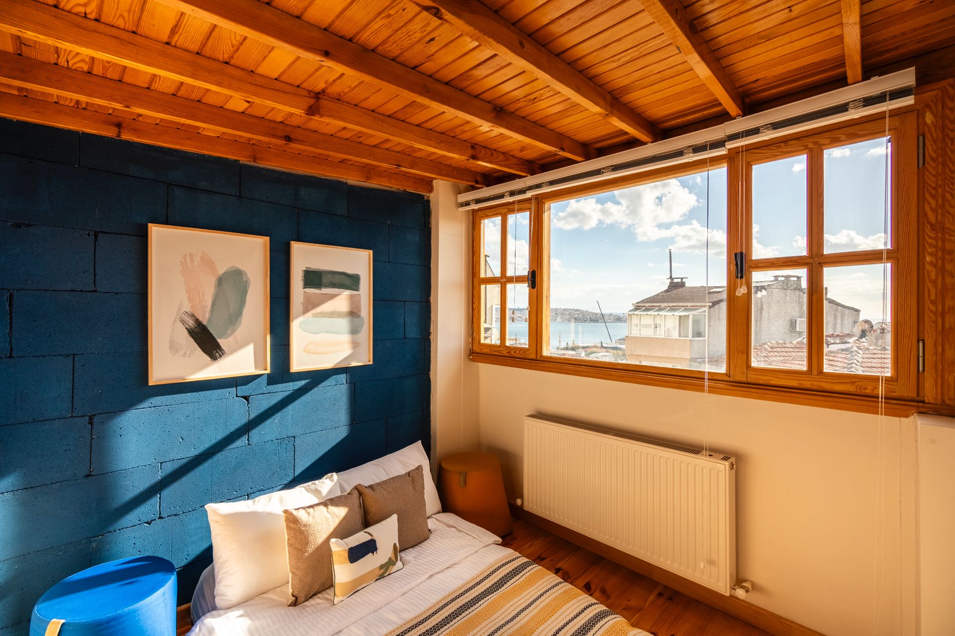 Evini Dodola | Modern 2BR Beşiktaş: Private Library & Top Views