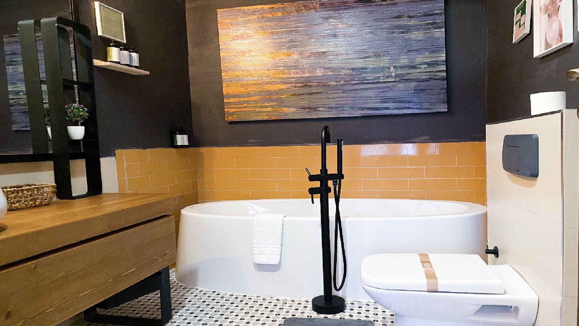 Evini Dodola | Designer Loft with Galata View